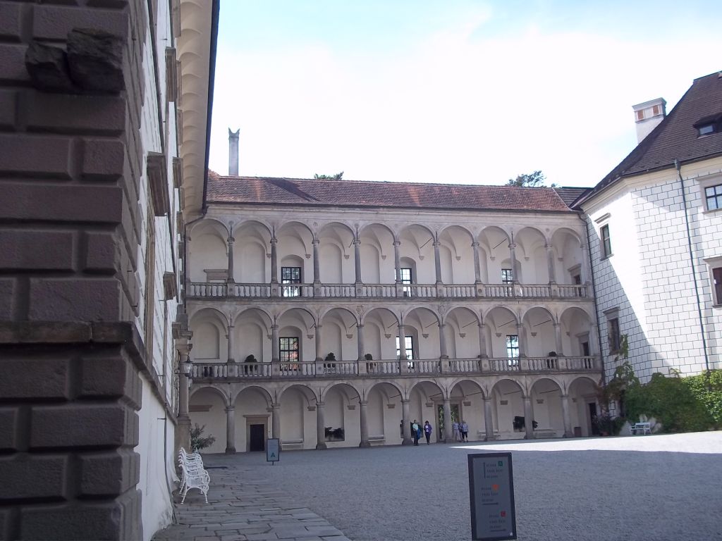 Jindřichův Hradec kastély a Vajgar tó partján,kerékpártúrához partnert keresek