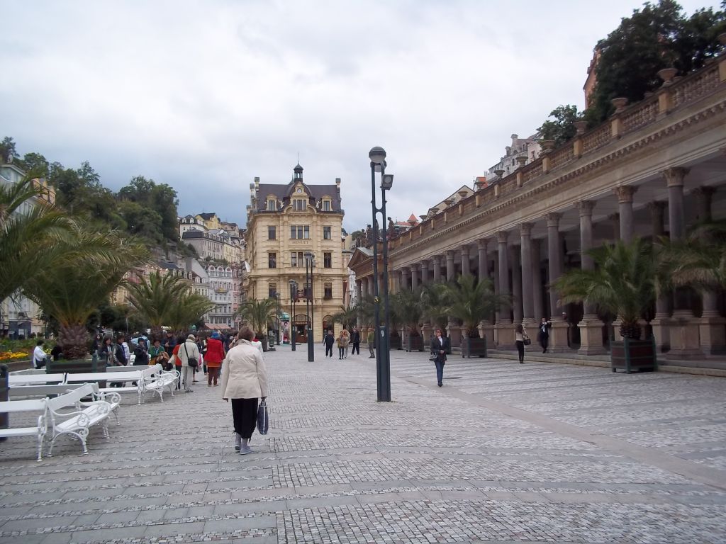 Karlovy Vary Mühlenkolonnade,kerékpártúrához partnert keresek