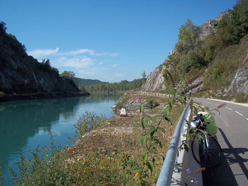 Radweg_entlang:Rhone_bei_Culoz